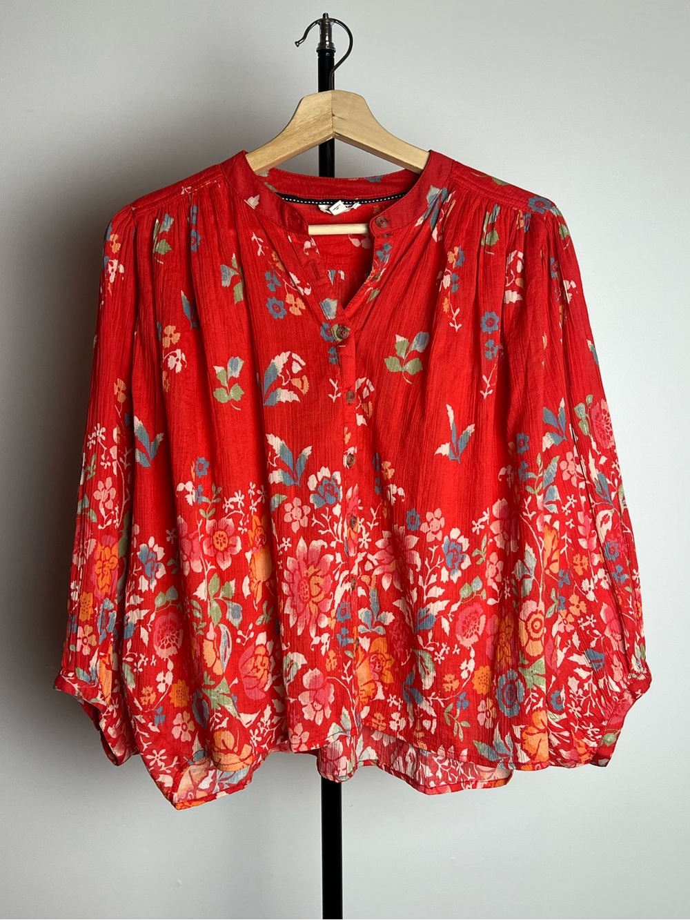NWOT The Sidney Batwing Blouse in XS - Picture 3 of 10